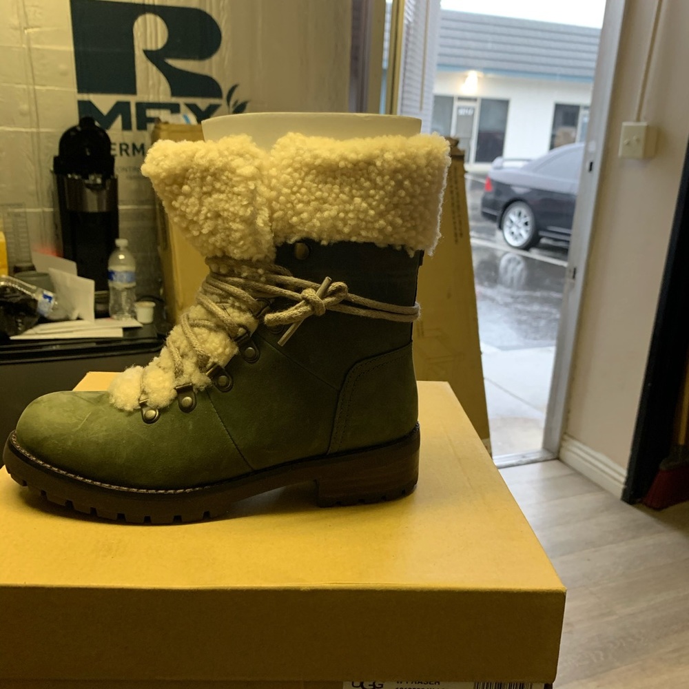 Boots UGG size 5 - Picture 2 of 4